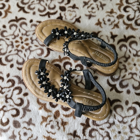 SIKETU Women's Flowered Rhinestone Slippers Sandals - Picture 7 of 7